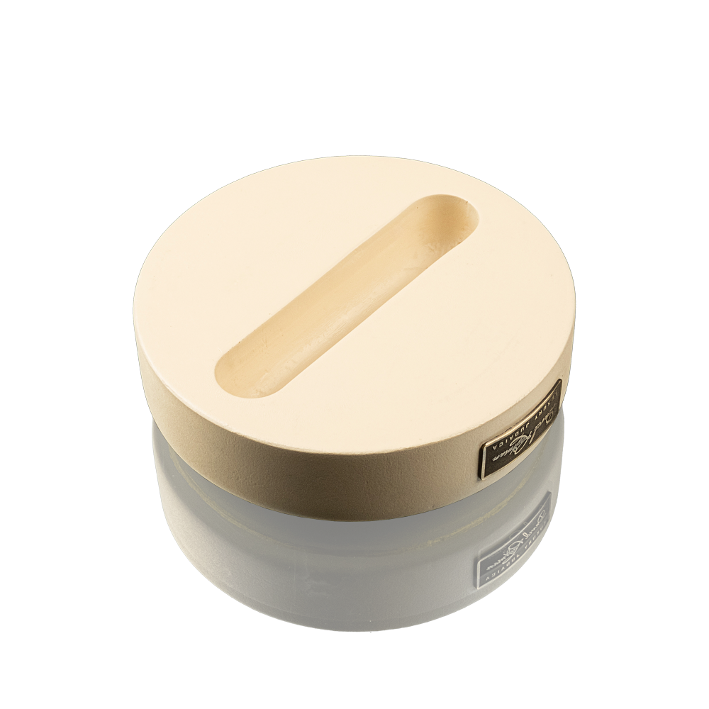 Mezuzah case with a letter of the Hebrew alphabet