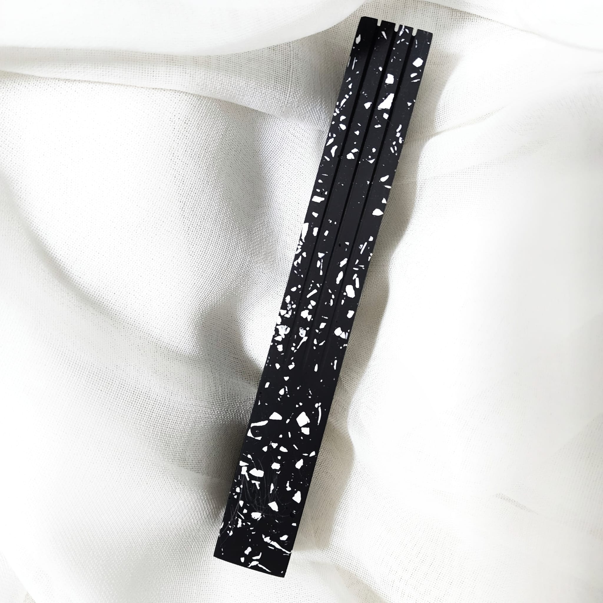 Textured Natural Black + White Speckled