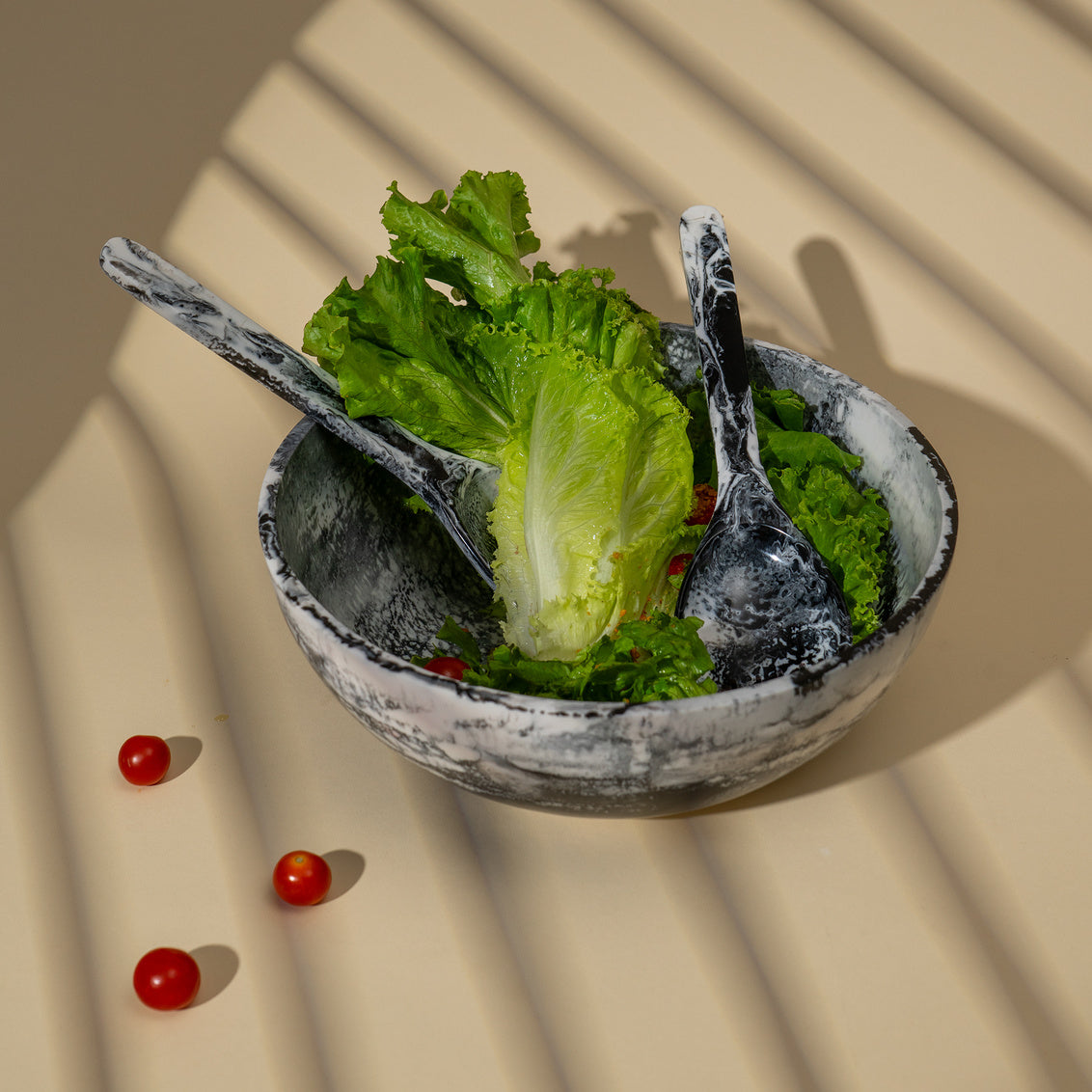 Radiant Resin Bowl Black & White