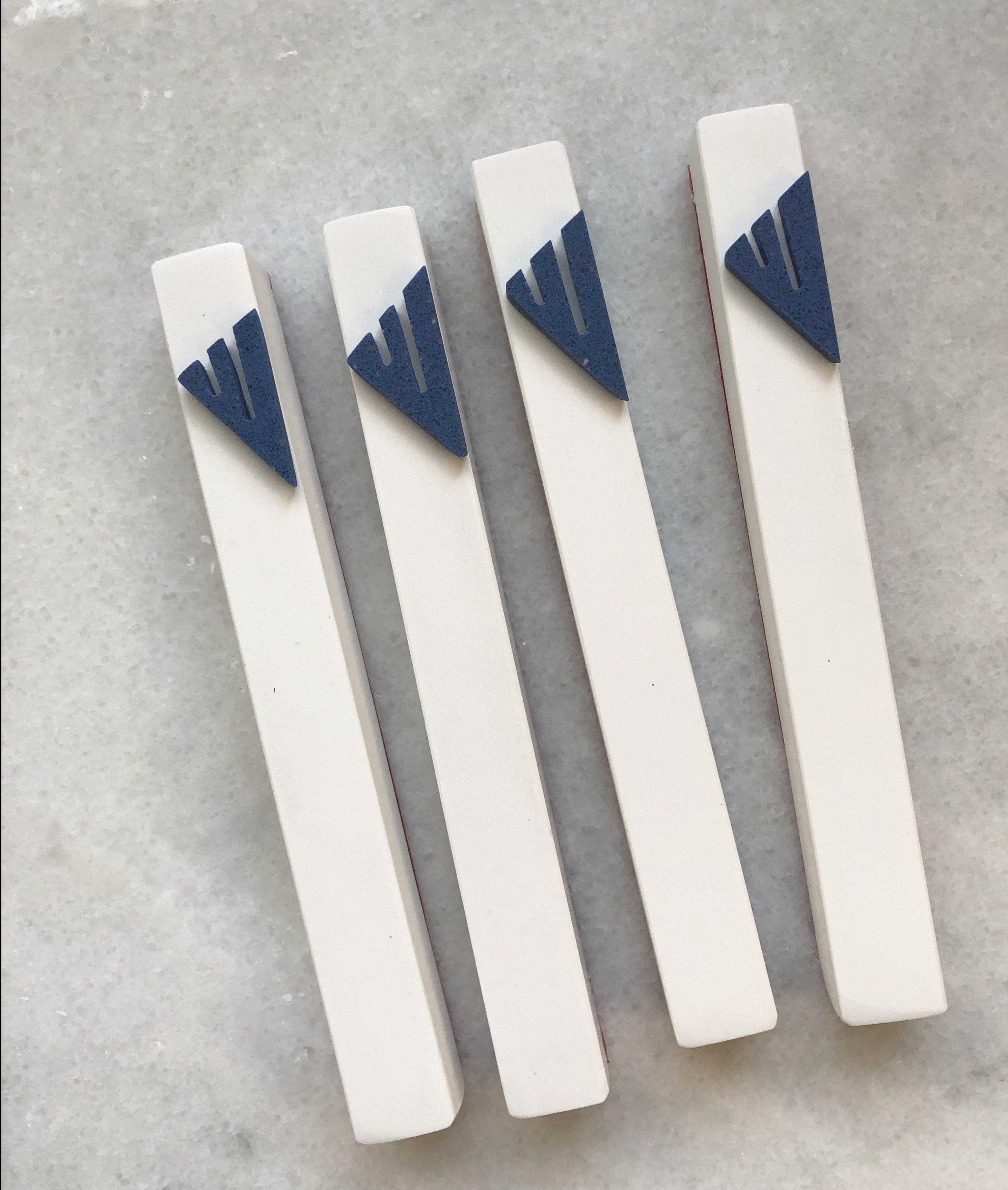 Chalk White | Blue Shin