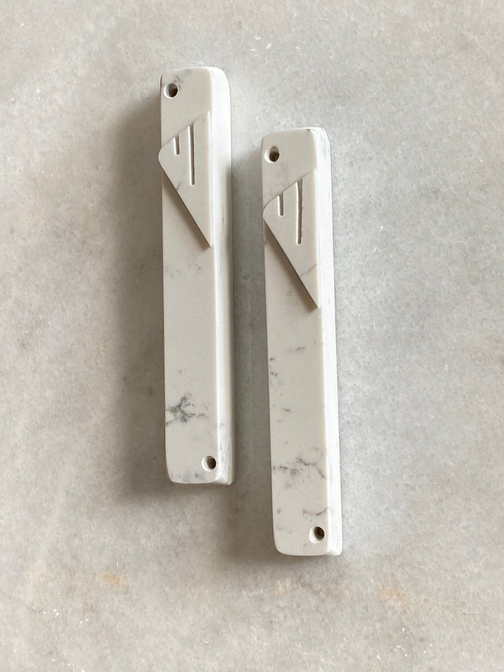 Carrara Mezuzah Carrara Shin | Screw on