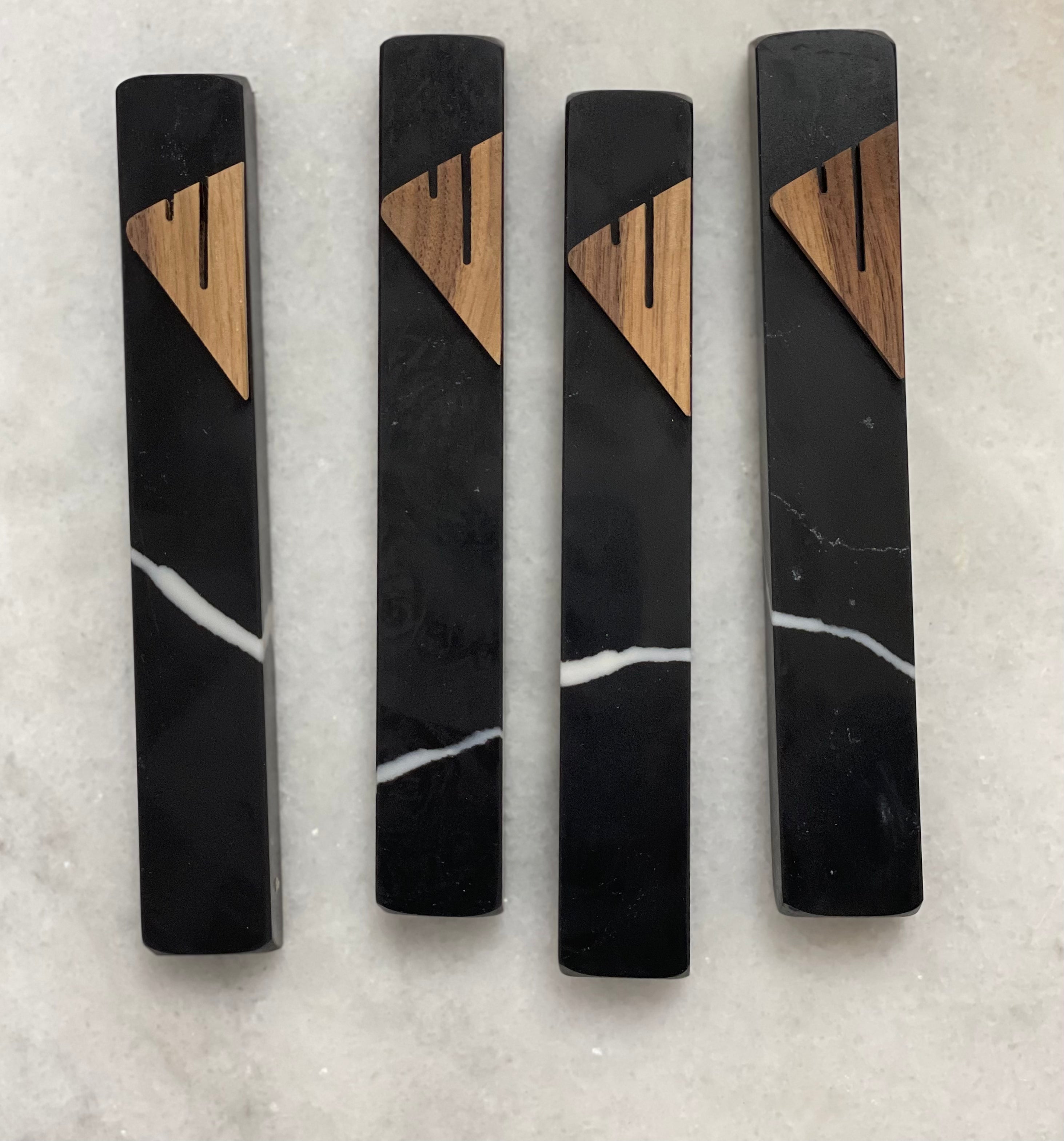 Nero Quartz | Wood Shin