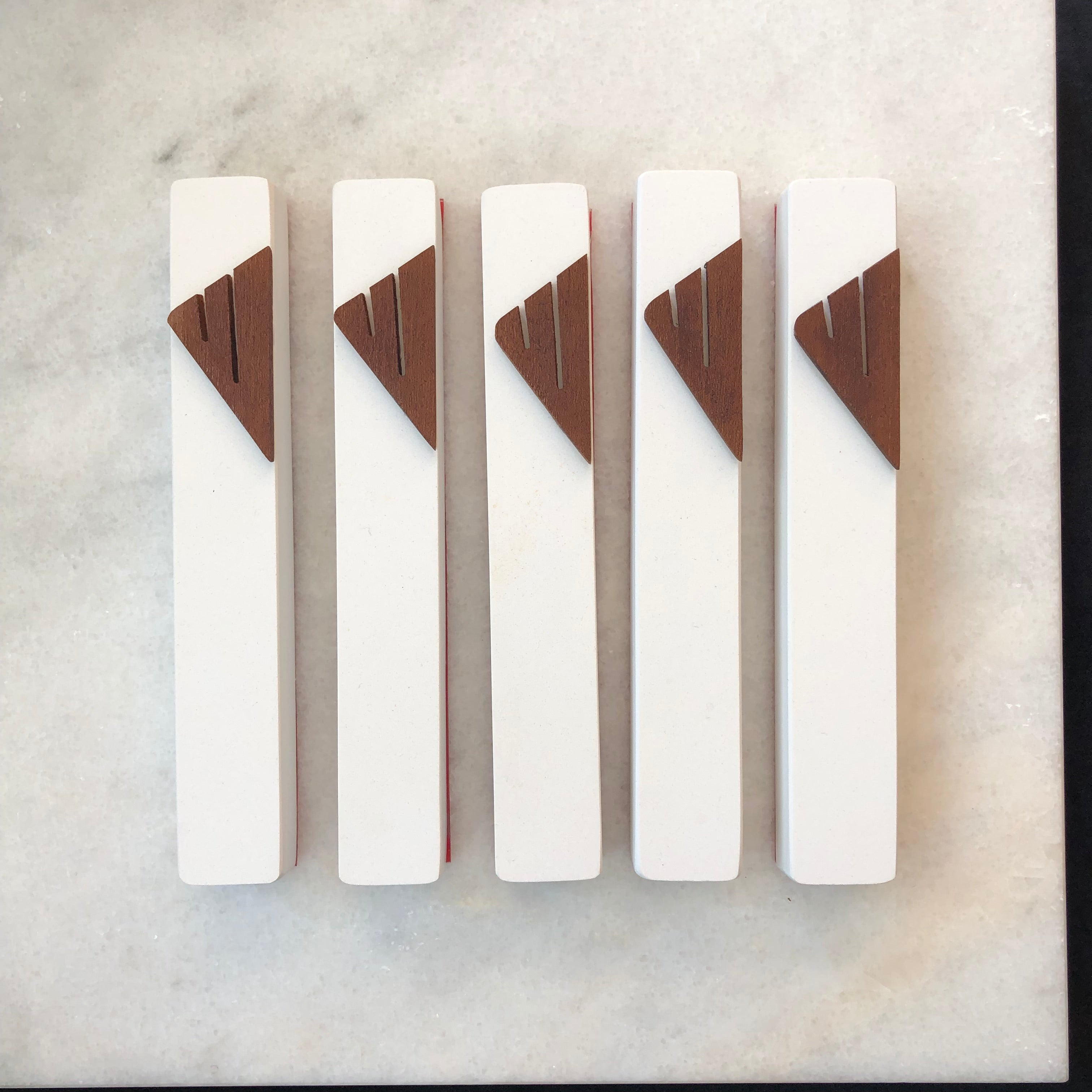 White base Wood Shin